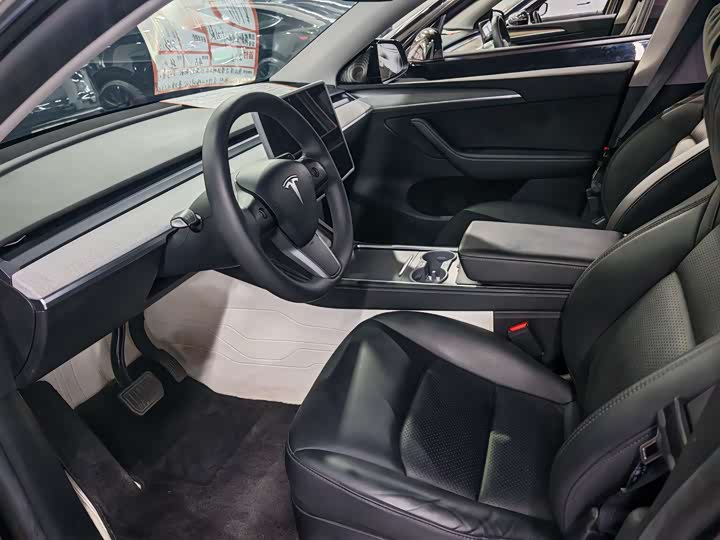 Фото 2 - Tesla Model Y