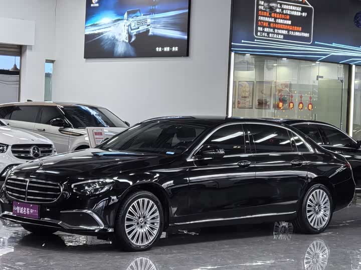 Фото 1 - Mercedes-Benz E-Class