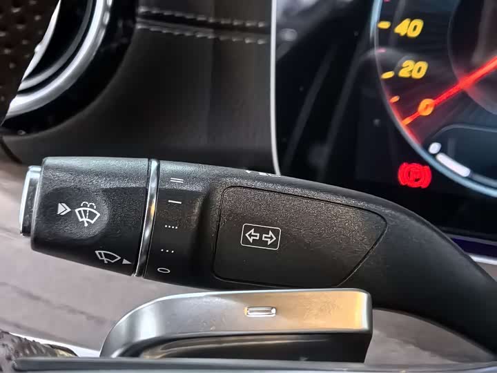 Фото 10 - Mercedes-Benz E-Class