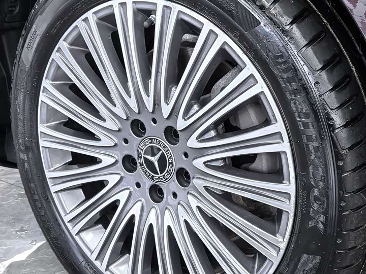 Фото 14 - Mercedes-Benz E-Class