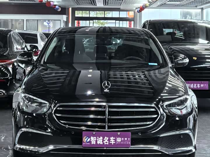 Фото 2 - Mercedes-Benz E-Class