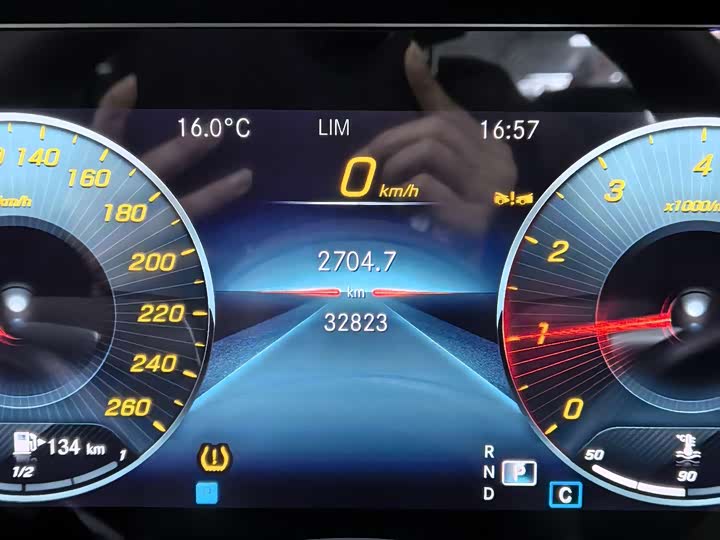 Фото 9 - Mercedes-Benz E-Class