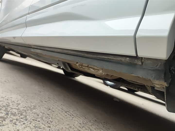 Фото 22 - Audi Q2L