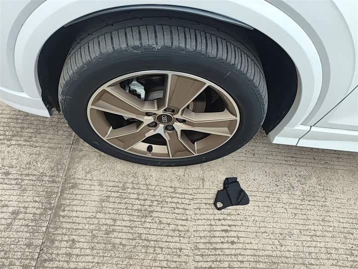 Фото 23 - Audi Q2L