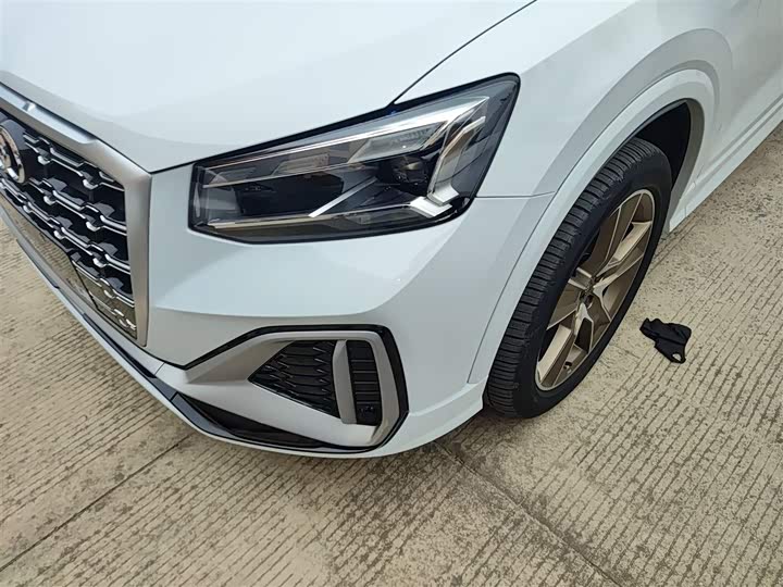 Фото 24 - Audi Q2L