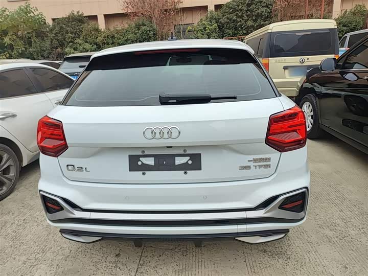 Фото 6 - Audi Q2L