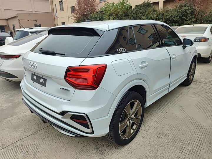 Фото 7 - Audi Q2L