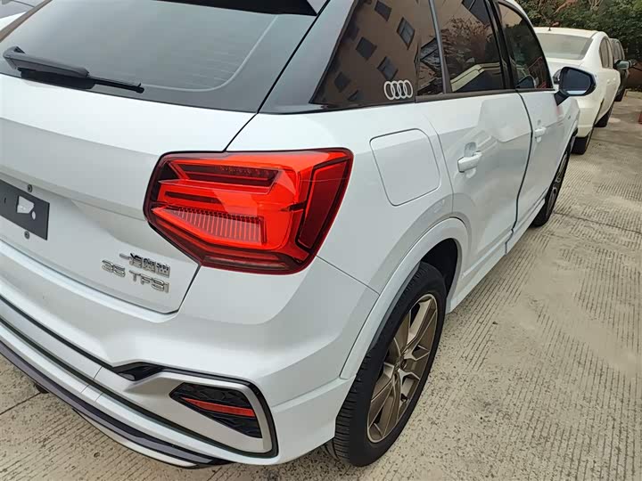 Фото 8 - Audi Q2L