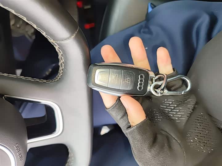 Фото 9 - Audi Q2L