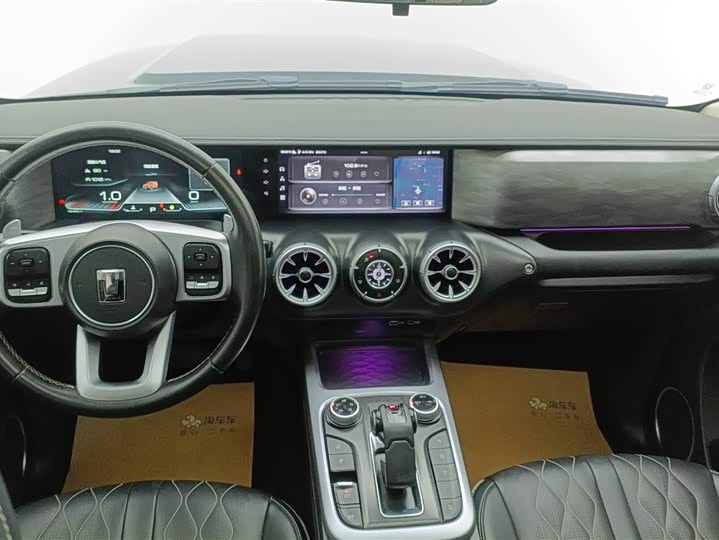 Фото 12 - Tank 300