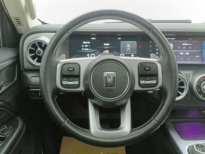 Фото 15 - Tank 300