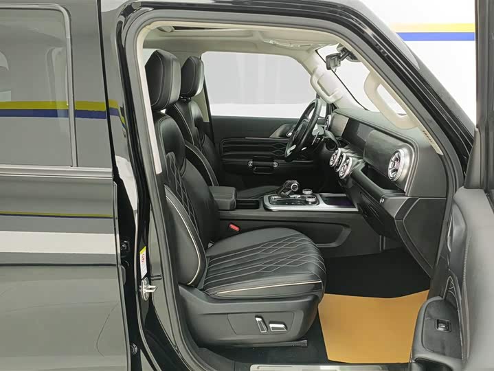 Фото 8 - Tank 300