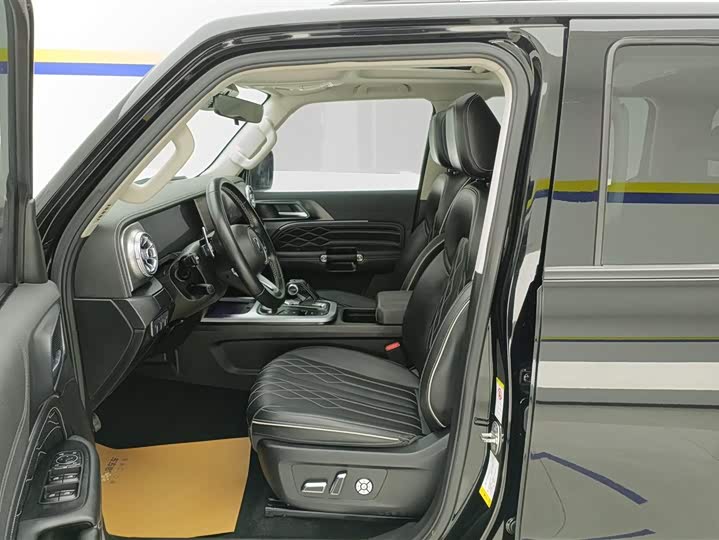 Фото 9 - Tank 300