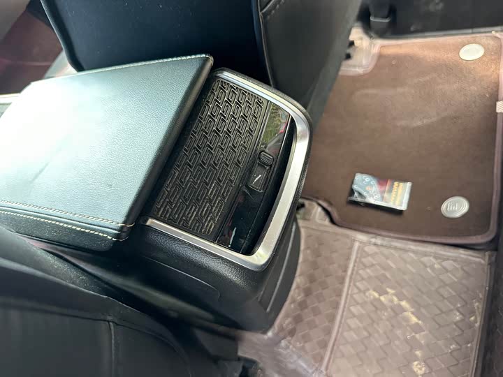 Фото 18 - Geely Binrui