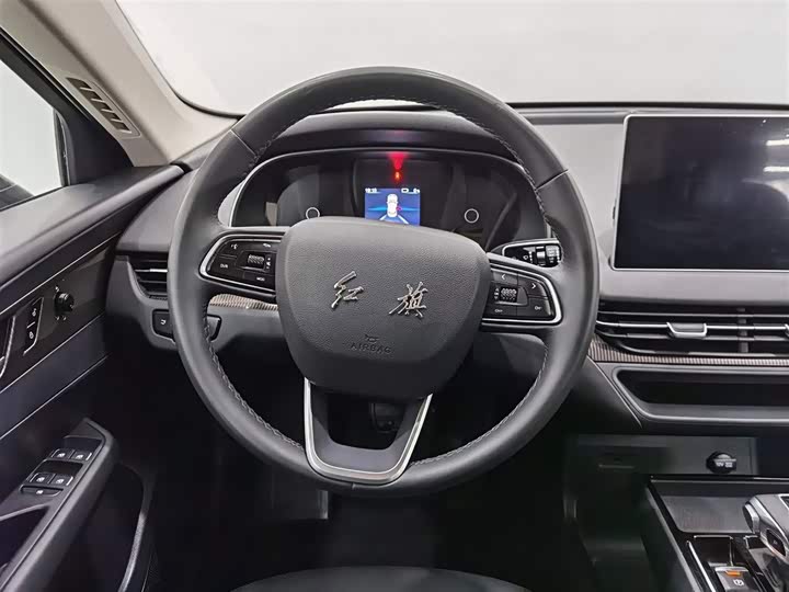 Фото 11 - Hongqi E-QM5