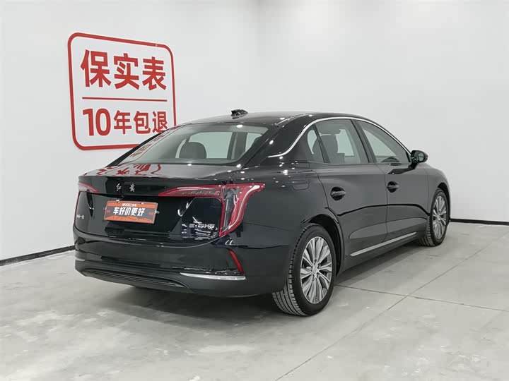 Фото 2 - Hongqi E-QM5