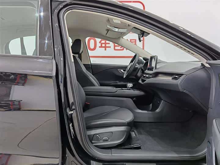 Фото 23 - Hongqi E-QM5