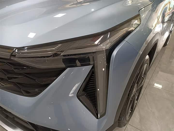 Фото 24 - Geely Atlas