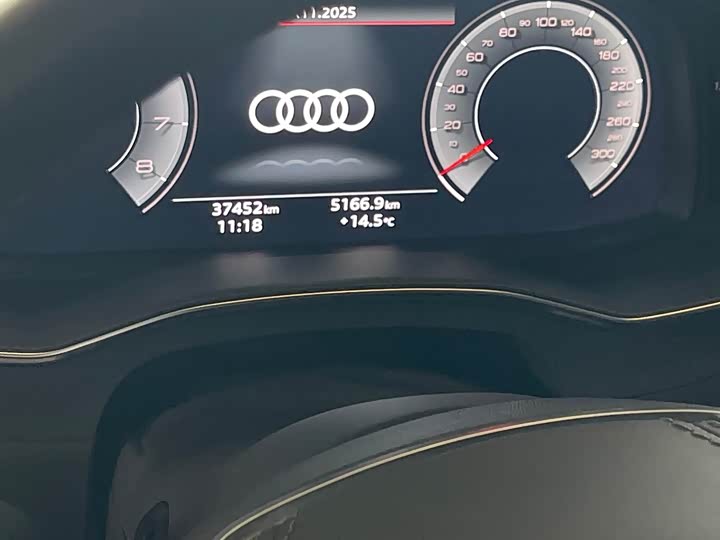 Фото 10 - Audi A6L