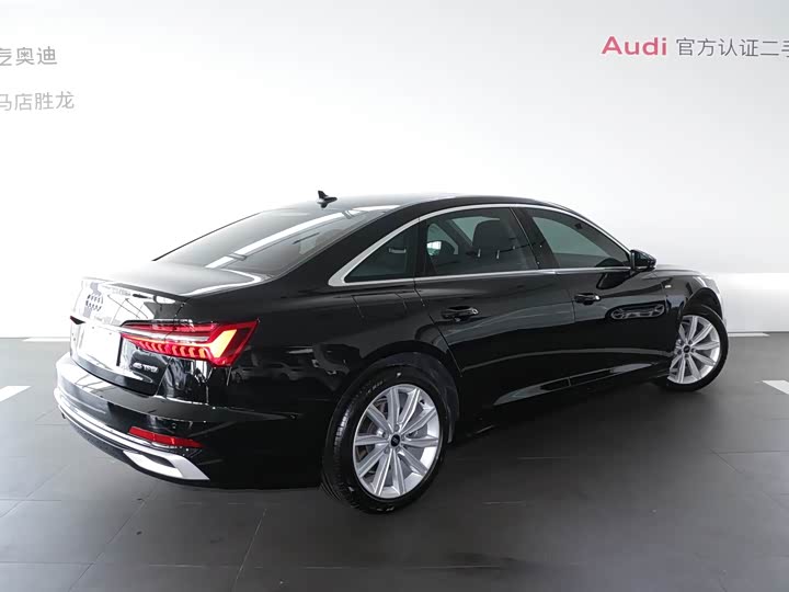 Фото 4 - Audi A6L