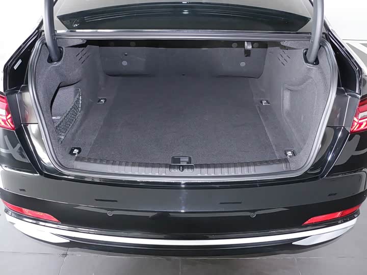 Фото 6 - Audi A6L