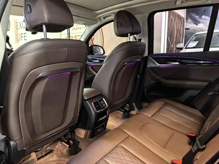 Фото 9 - BMW iX3