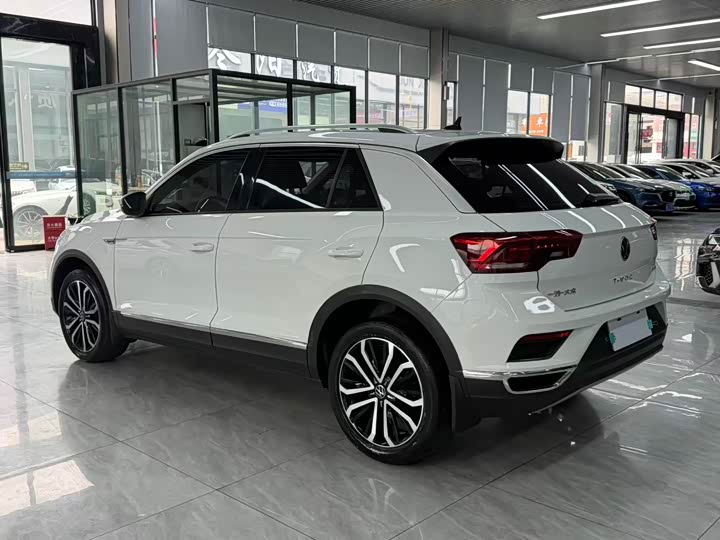 Фото 12 - Volkswagen T-Roc