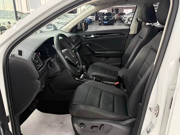 Фото 5 - Volkswagen T-Roc