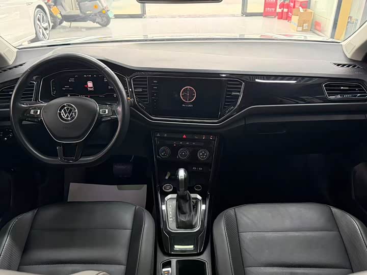 Фото 7 - Volkswagen T-Roc