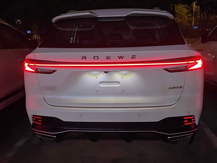 Фото 6 - Roewe RX5 Hybrid