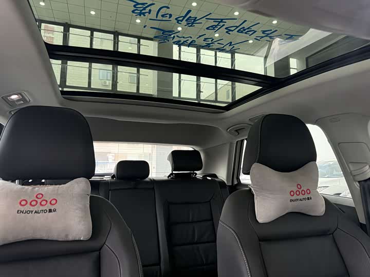 Фото 19 - Volkswagen T-Roc