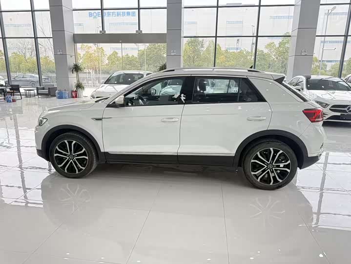 Фото 9 - Volkswagen T-Roc