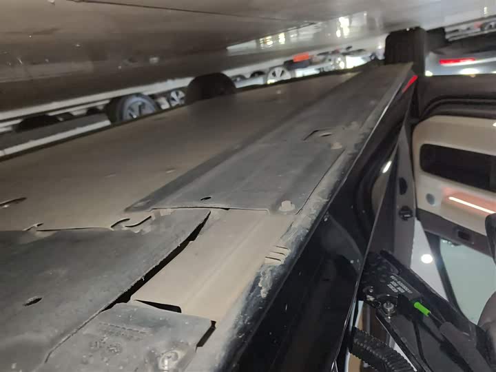 Фото 21 - LiXiang Mega