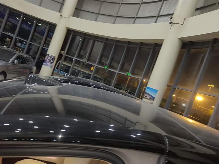 Фото 26 - LiXiang Mega