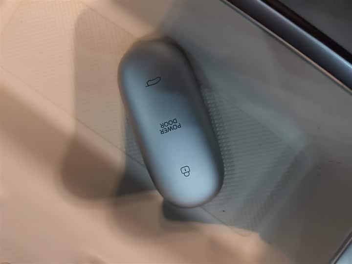 Фото 9 - LiXiang Mega