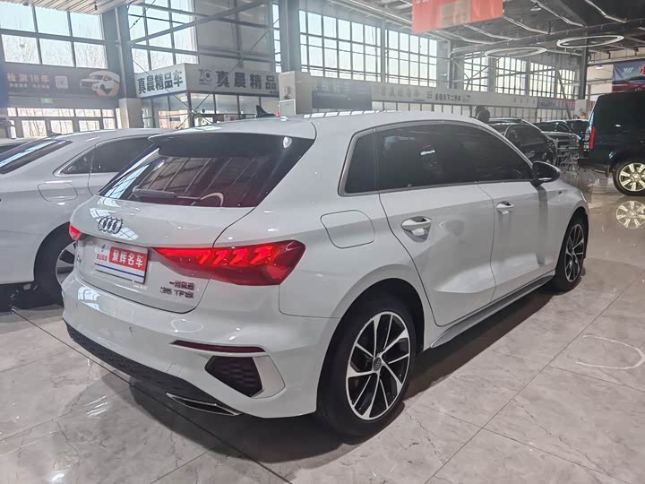 Фото 15 - Audi A3