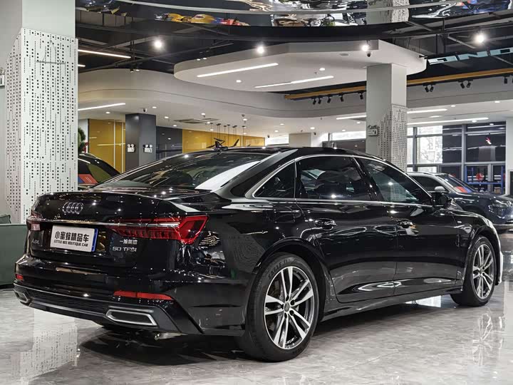 Фото 13 - Audi A6L