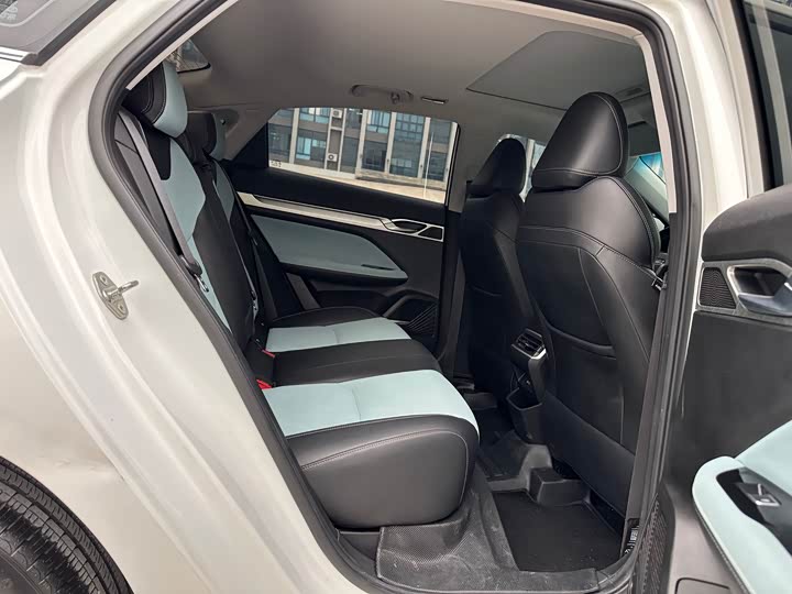 Фото 10 - Geely Emgrand L