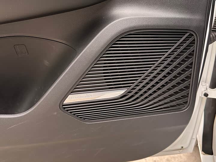 Фото 6 - Geely Emgrand L