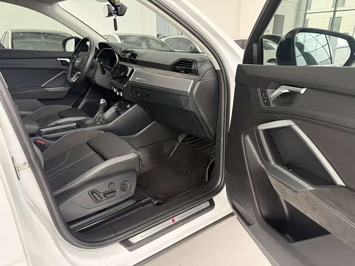 Фото 11 - Audi Q3 Sportback