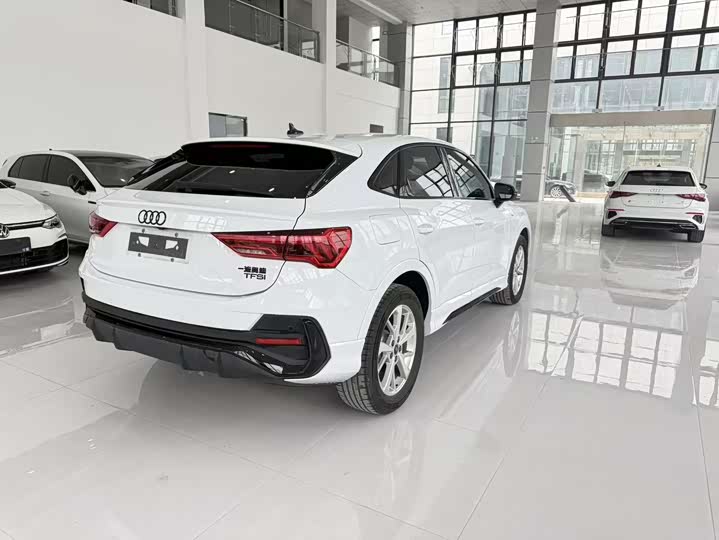 Фото 4 - Audi Q3 Sportback