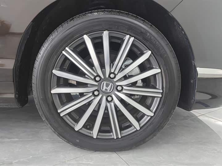 Фото 6 - Honda Elysion