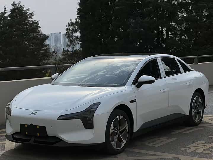 Фото 1 - XPeng Mona M03