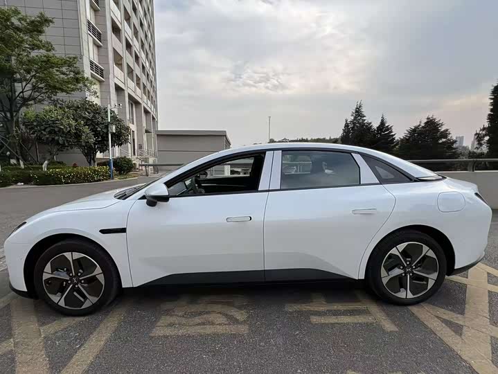 Фото 4 - XPeng Mona M03