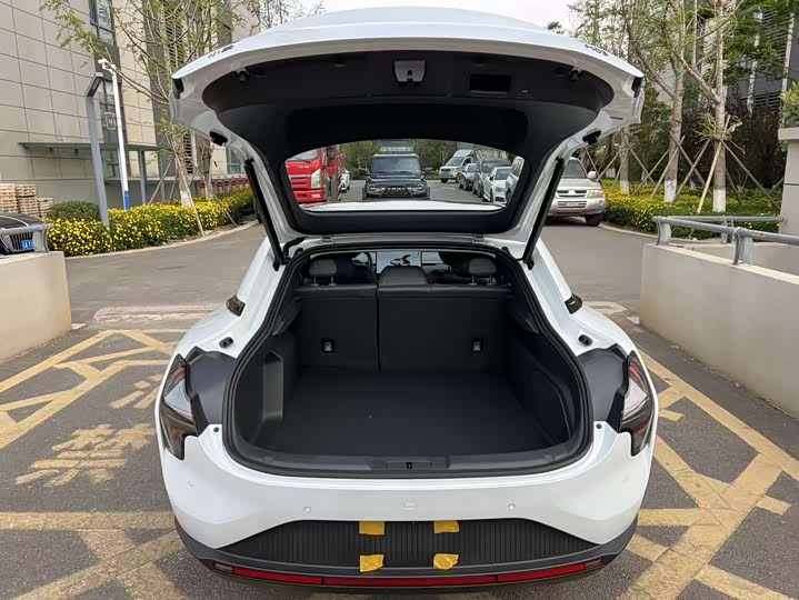 Фото 8 - XPeng Mona M03