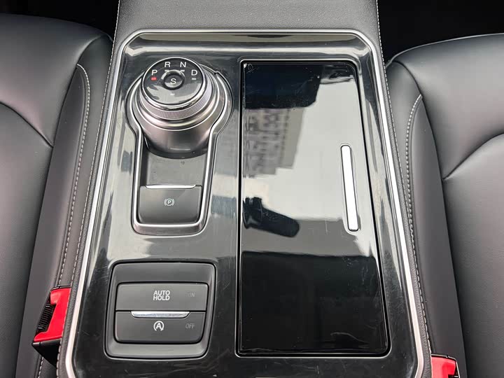 Фото 17 - Ford Edge