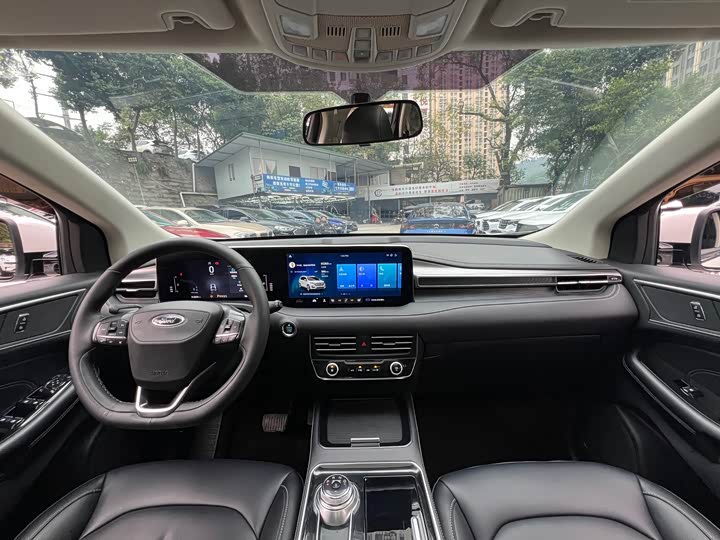 Фото 18 - Ford Edge