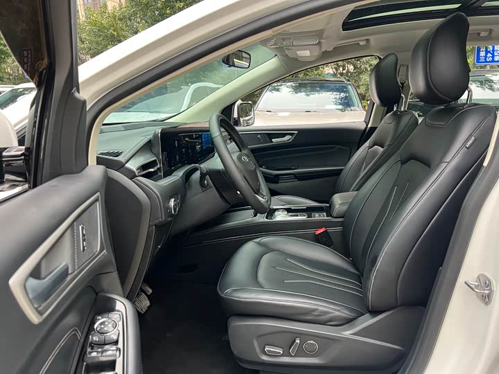 Фото 8 - Ford Edge