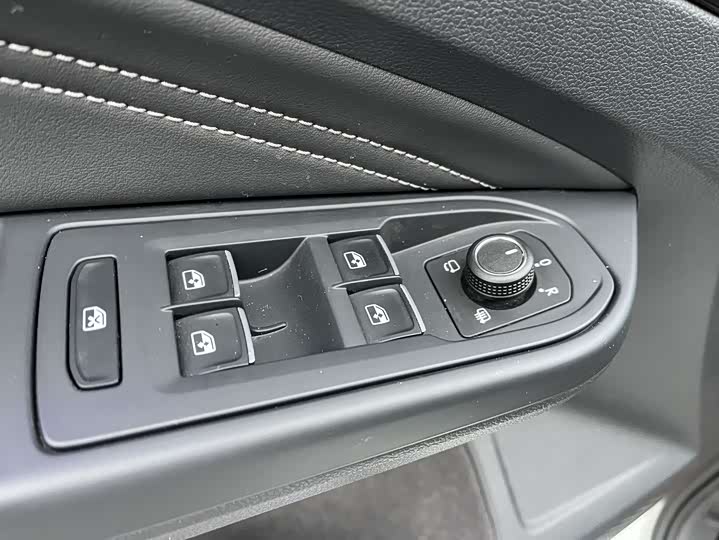 Фото 12 - Volkswagen Golf