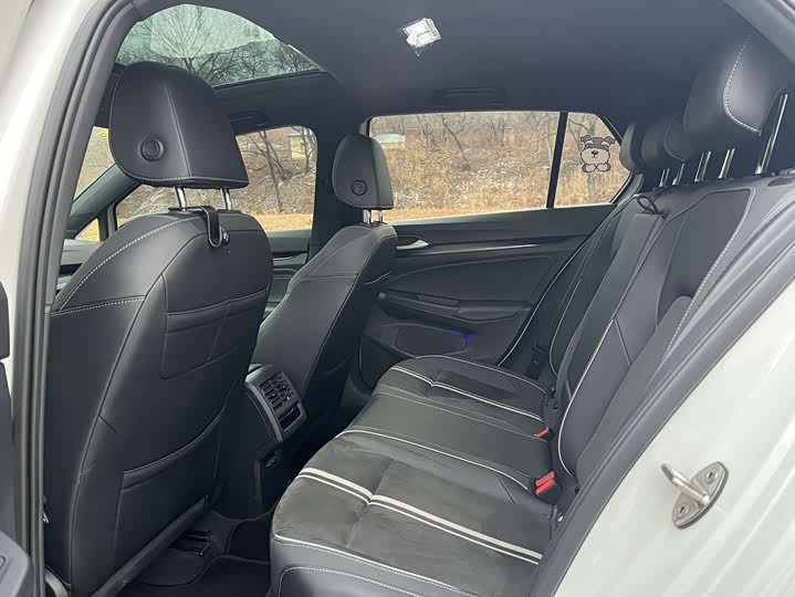 Фото 8 - Volkswagen Golf